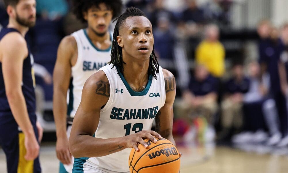 Trazarien White WVU Basketball