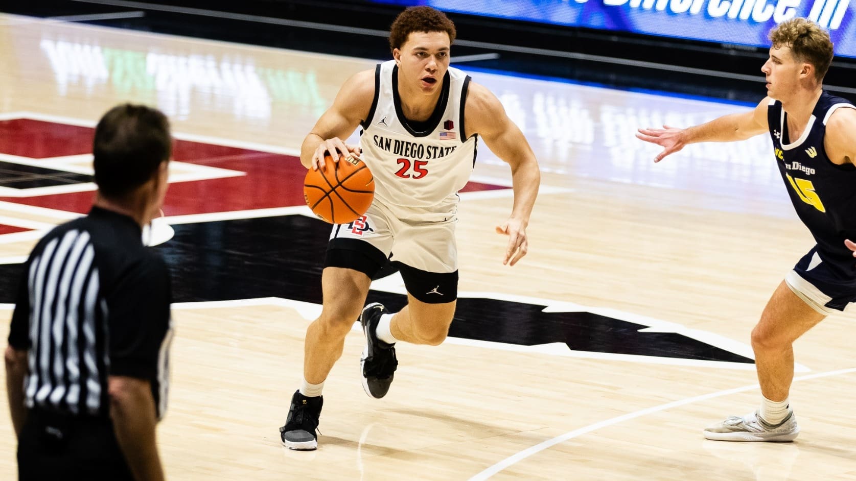 Elijah Saunders