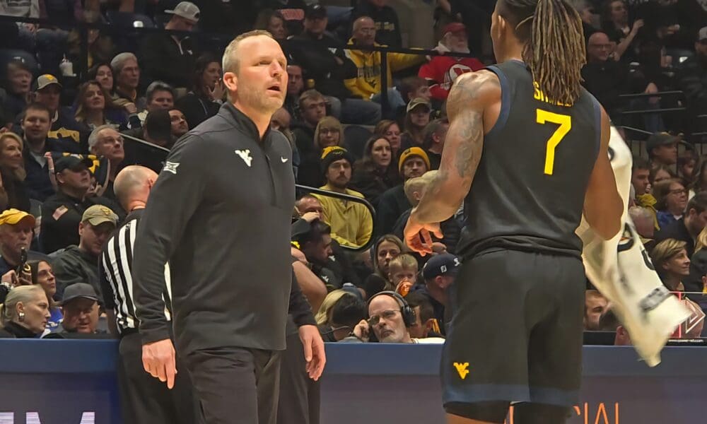 WVU Basketball HC Darian DeVries and Javon Small