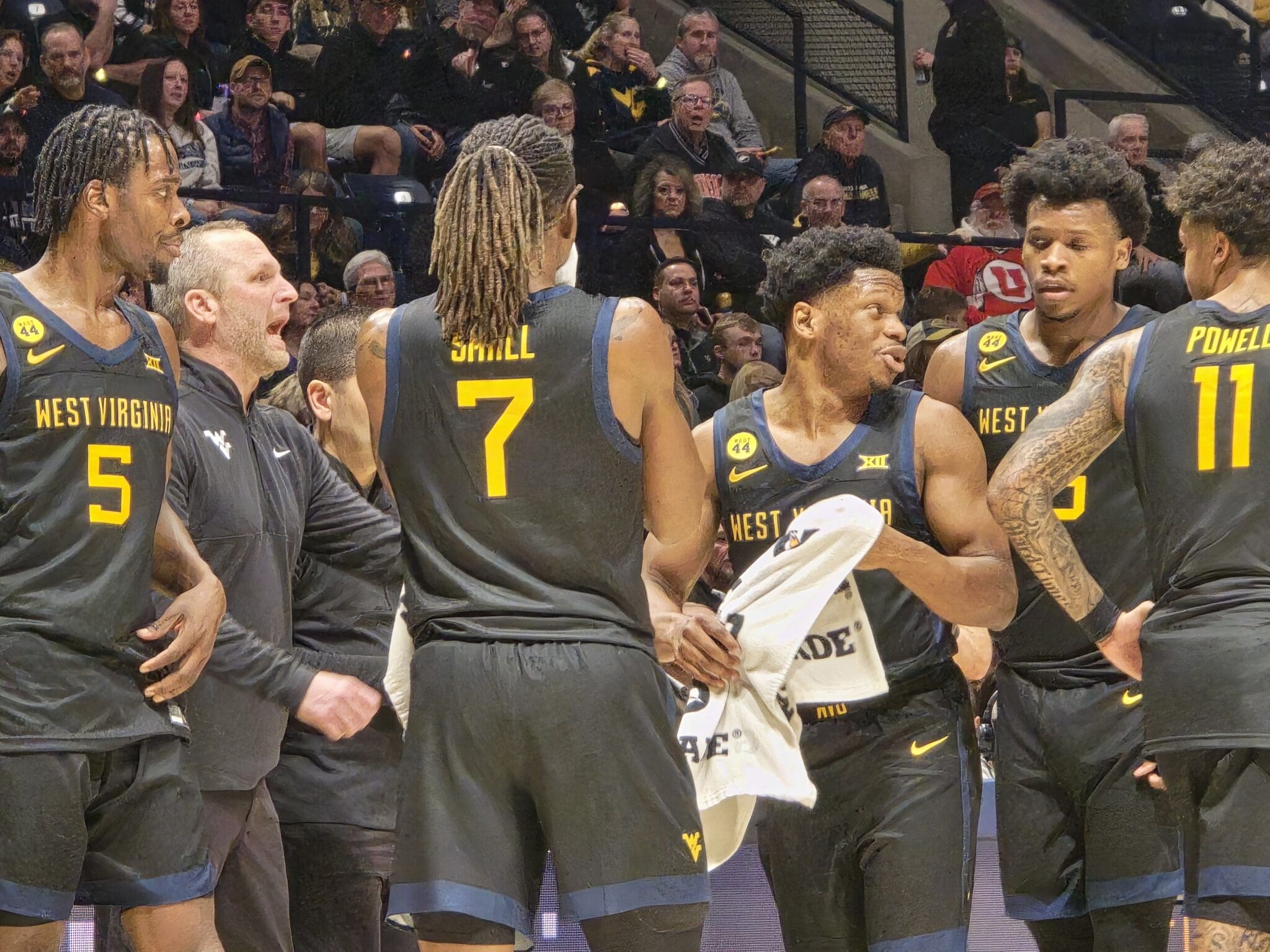 WVU Basketball Darian DeVries, Javon Small and team