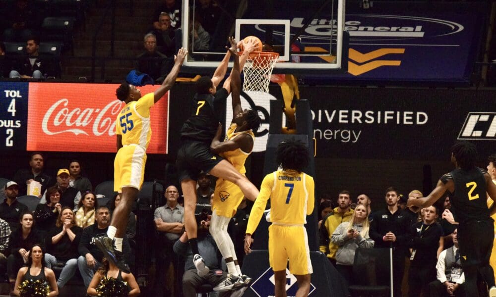WVU C Jesse Edwards Dunk