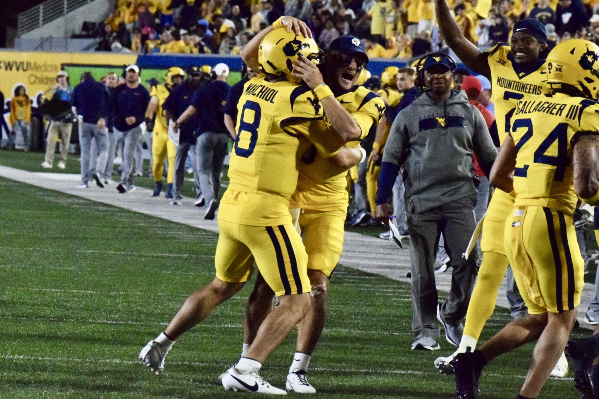 WVU Football Garrett Greene Cheers on Nicco Marchiol After Rush Touchdown