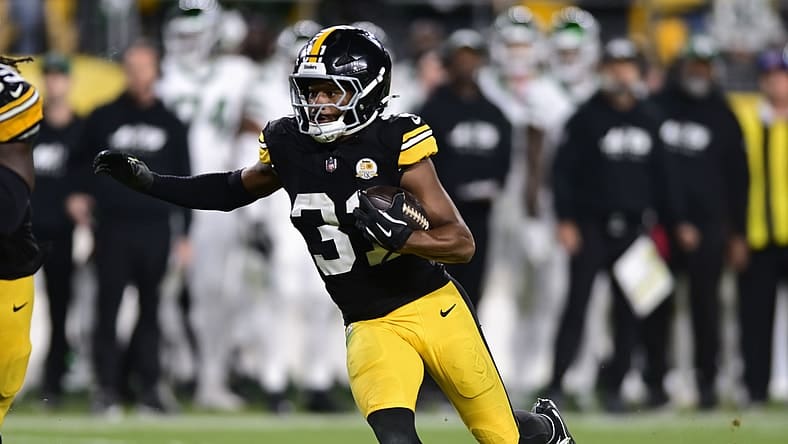 Beanie Bishop with Steelers