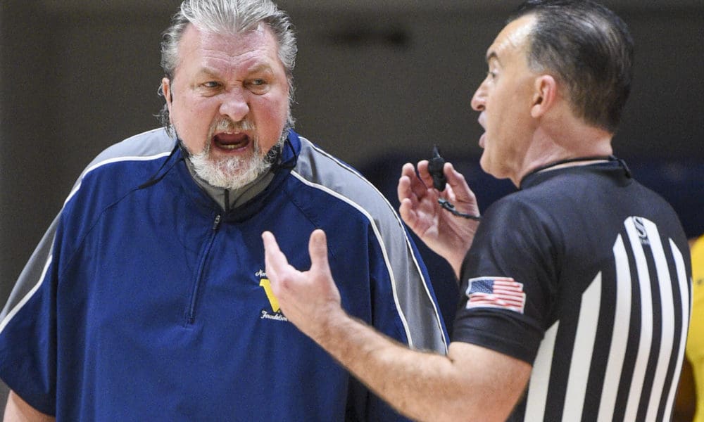Bob Huggins and ref