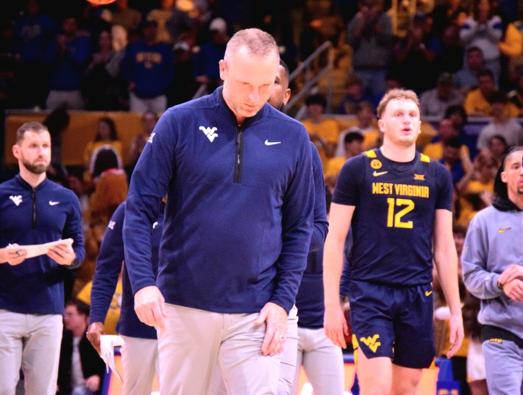 WVU Basketball HC Darian DeVries and Tucker DeVries at Pitt