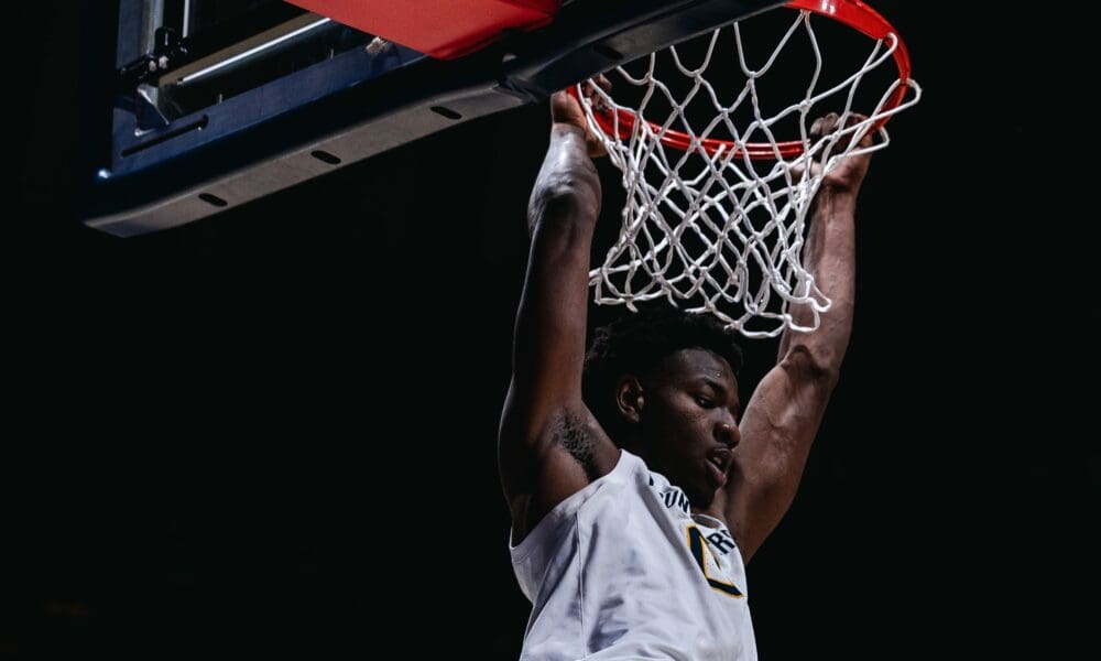 WVU Basketball Brenen Lorient against Mount St. Mary's