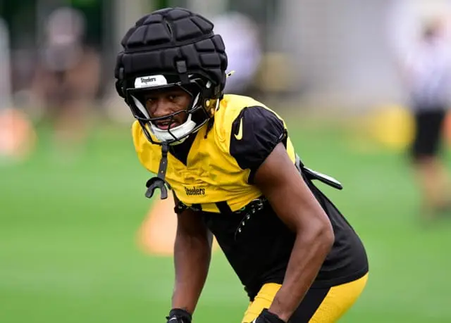 Beanie Bishop with Steelers