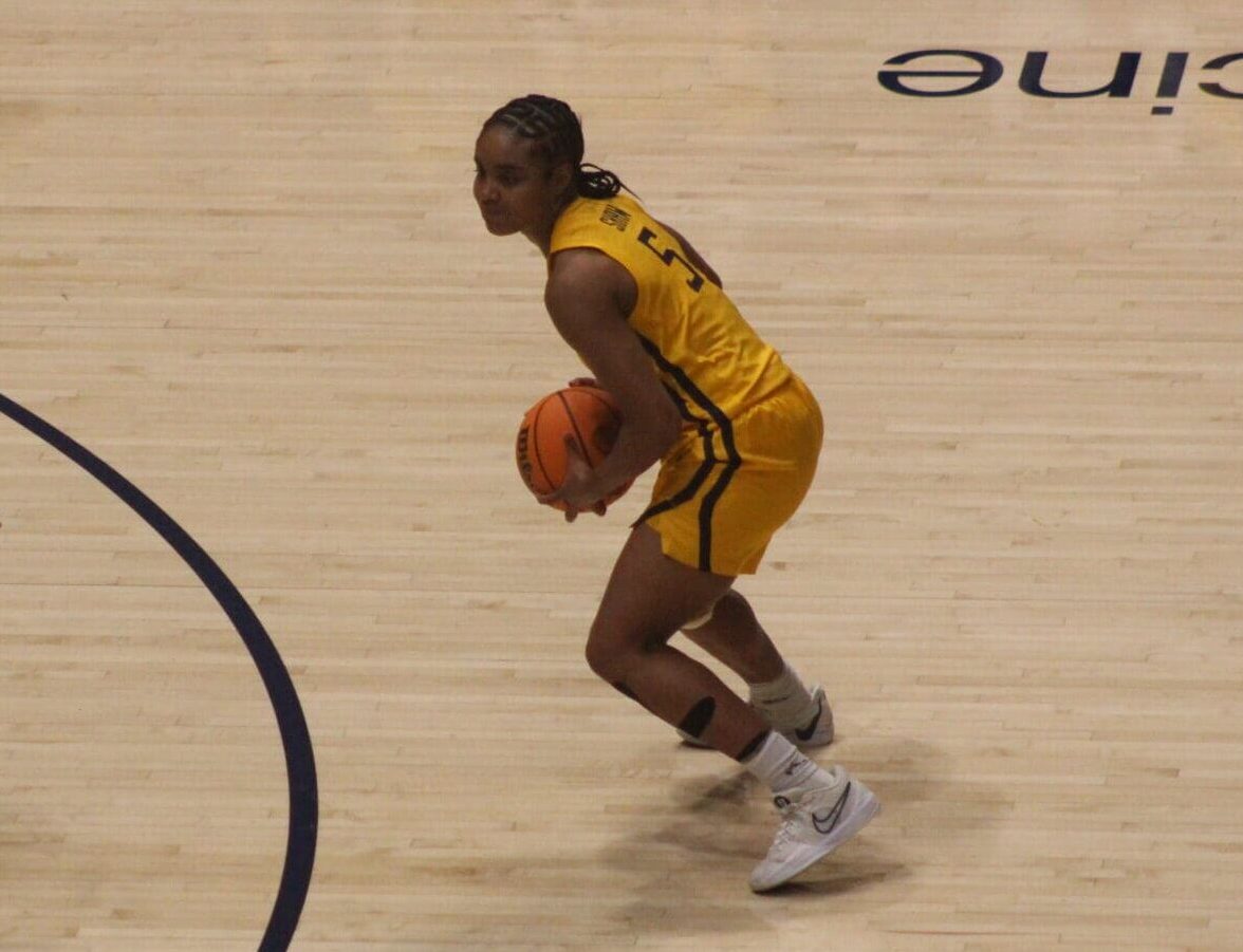 WVU Women's Basketball Sydney Shaw Backyard Brawl