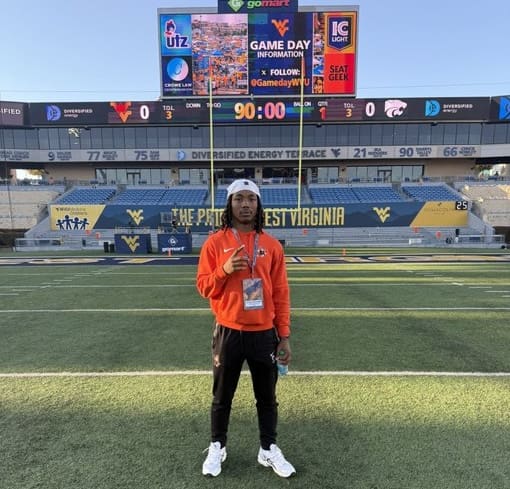 WVU Football recruit LB Ja’Dyn Williams at game