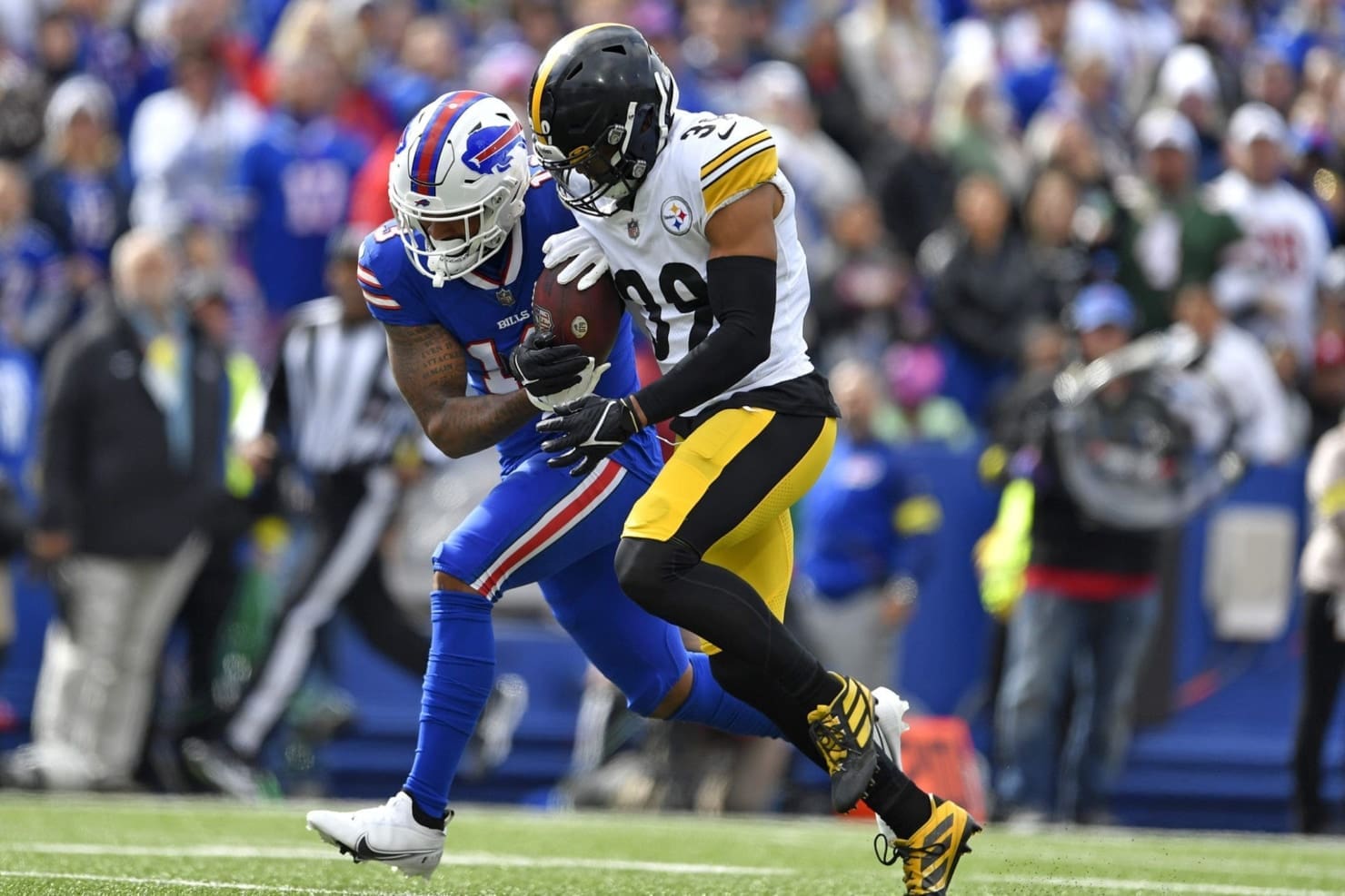 Minkah Fitzpatrick pictured for Steelers-Bills meet NFL Playoffs